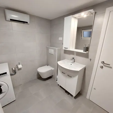 House Katarina مالينسكا
